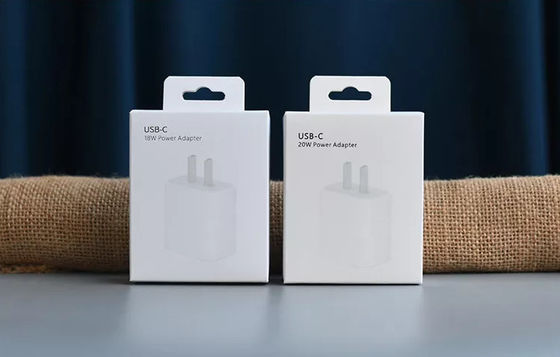 Данные по заряжателя Usb PMS привязывают коробку упаковки жиронепроницаемое Debossing